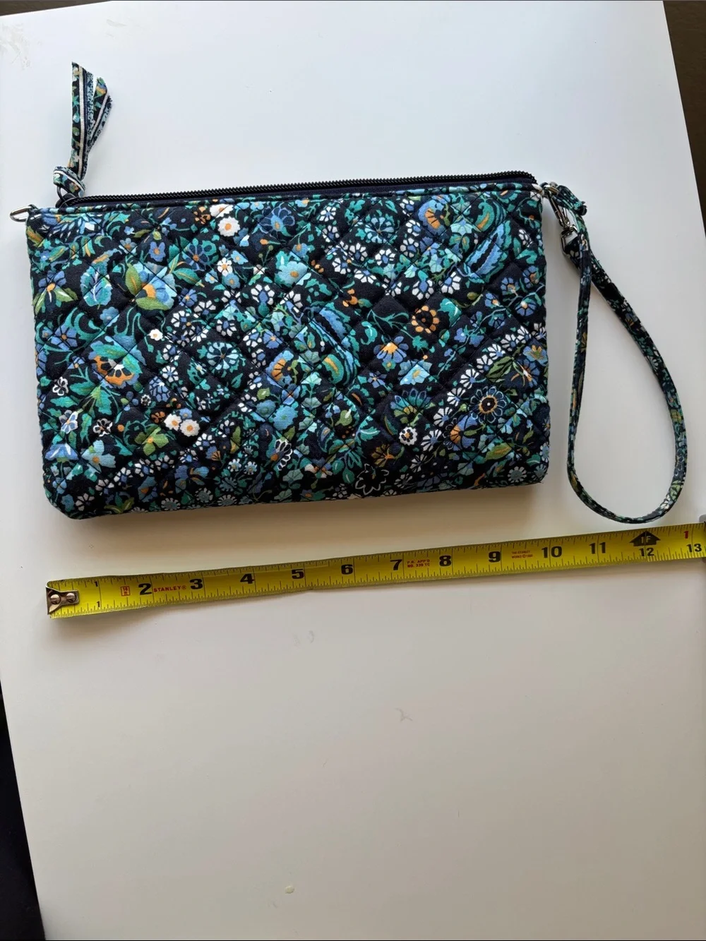 Vera Bradley RFID Convertible Wristlet in Dreamer Paisley